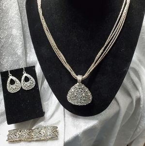 Necklace earrings and bracelet